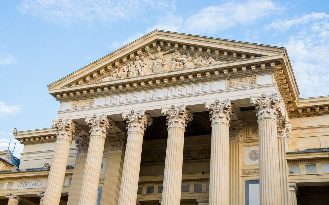 The role of the lawyer and the notary in buying property in Spain